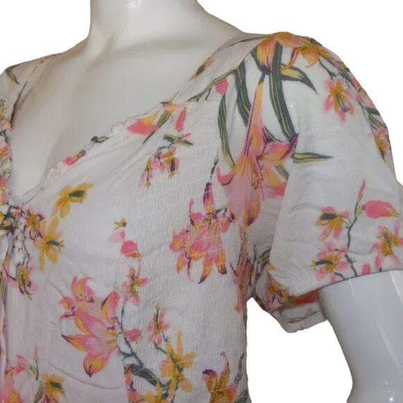 TORRID Top, 3/3X, Off-white/Pink Floral, Smocked, Lace front, Short sleeves - Picture 4 of 14